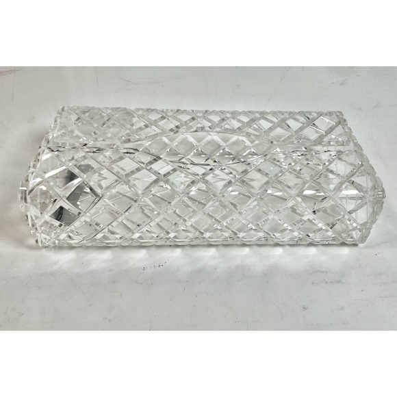 Wilardy Vintage Hollywood Regency Diamond Cut Lucite Tissue Box - Picture 1 of 8